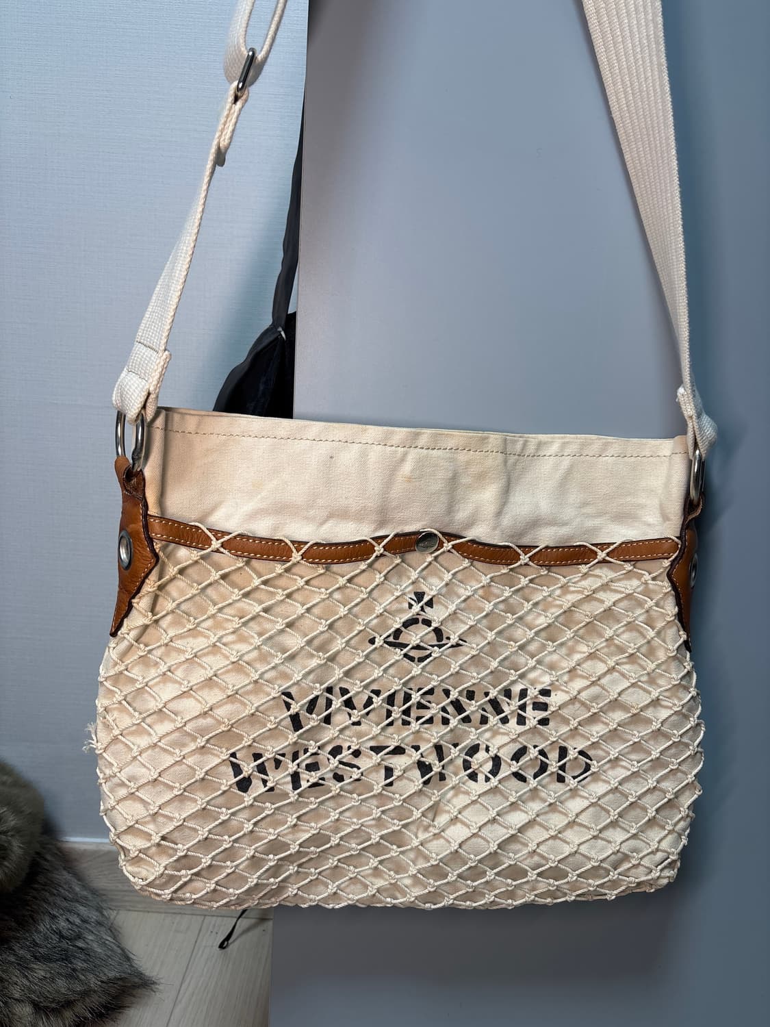 비비안 웨스트우드 캔버스 백 상품이미지1