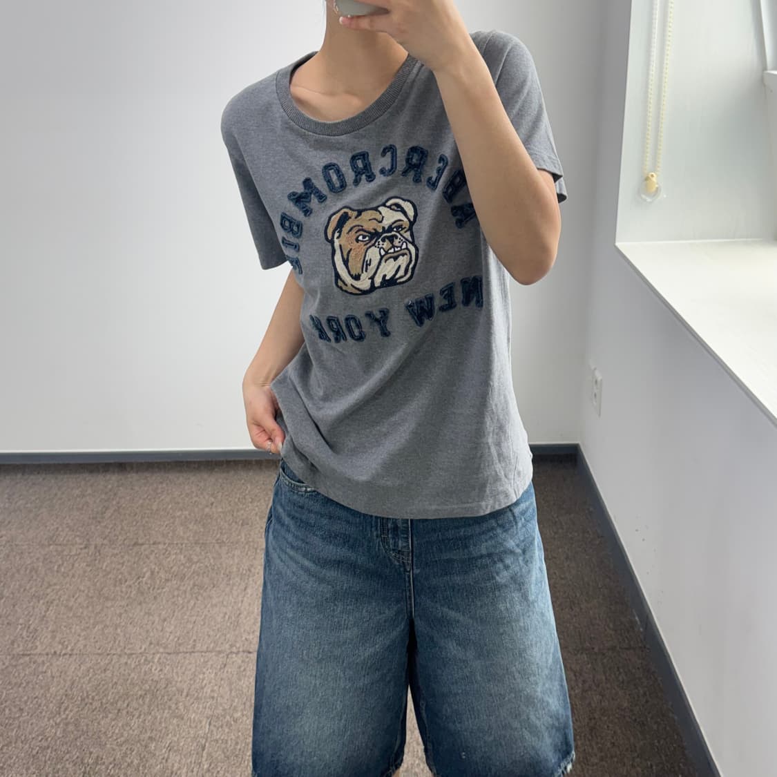 Abercrombie 아베크롬비 스펠아웃 로고 그레이 반팔  상품이미지1