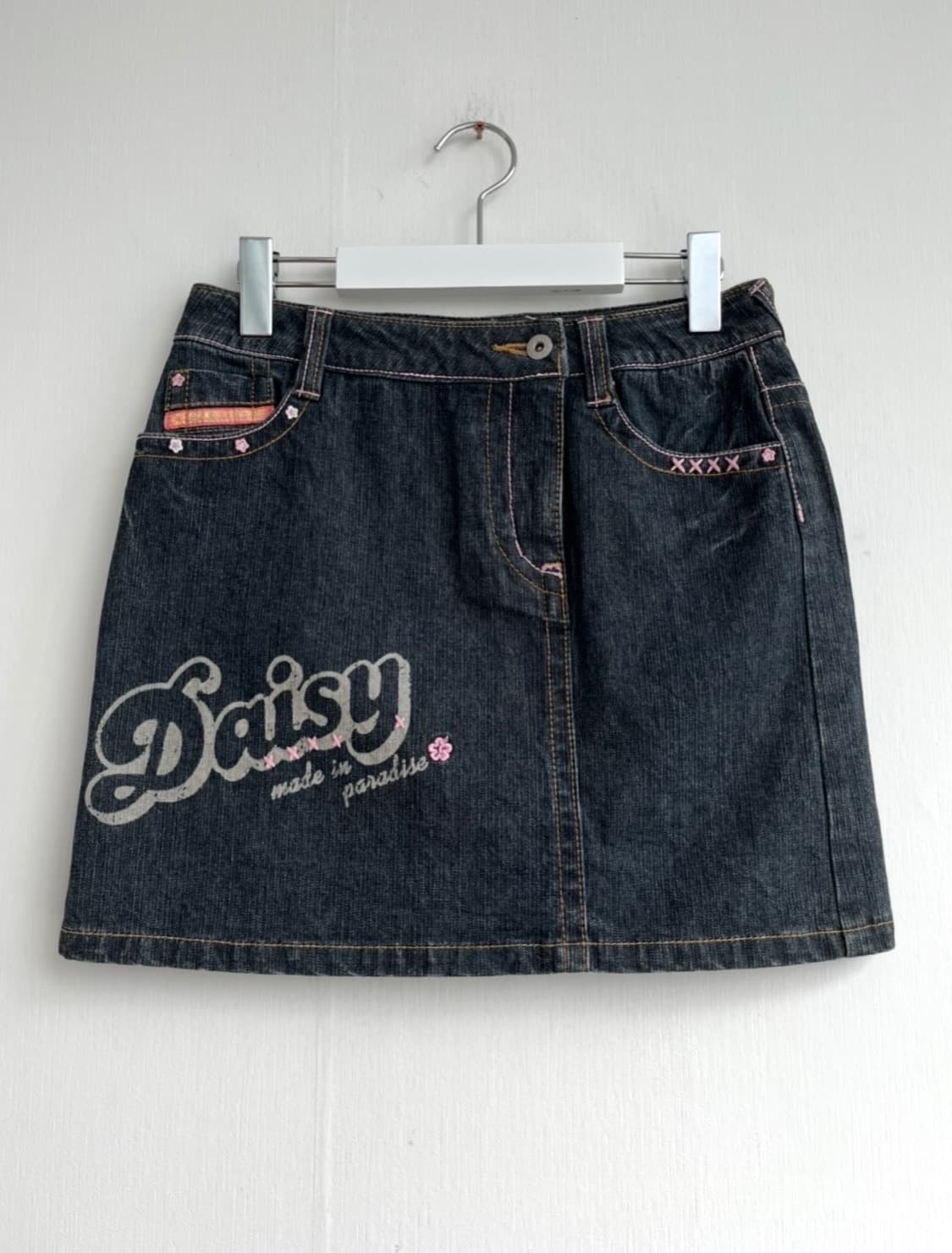 DAISY LOVERS 프리즘 자수 아일렛 데님 스커트 상품이미지2