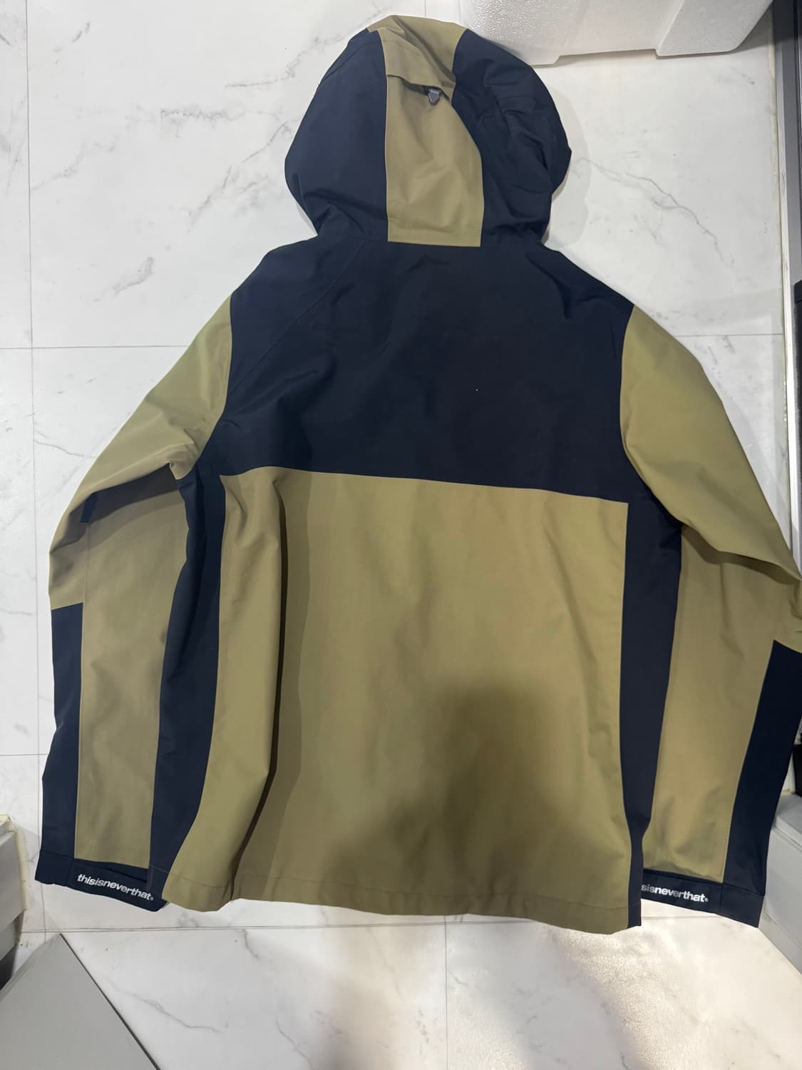 디네뎃 나일론 바람막이 상품이미지3