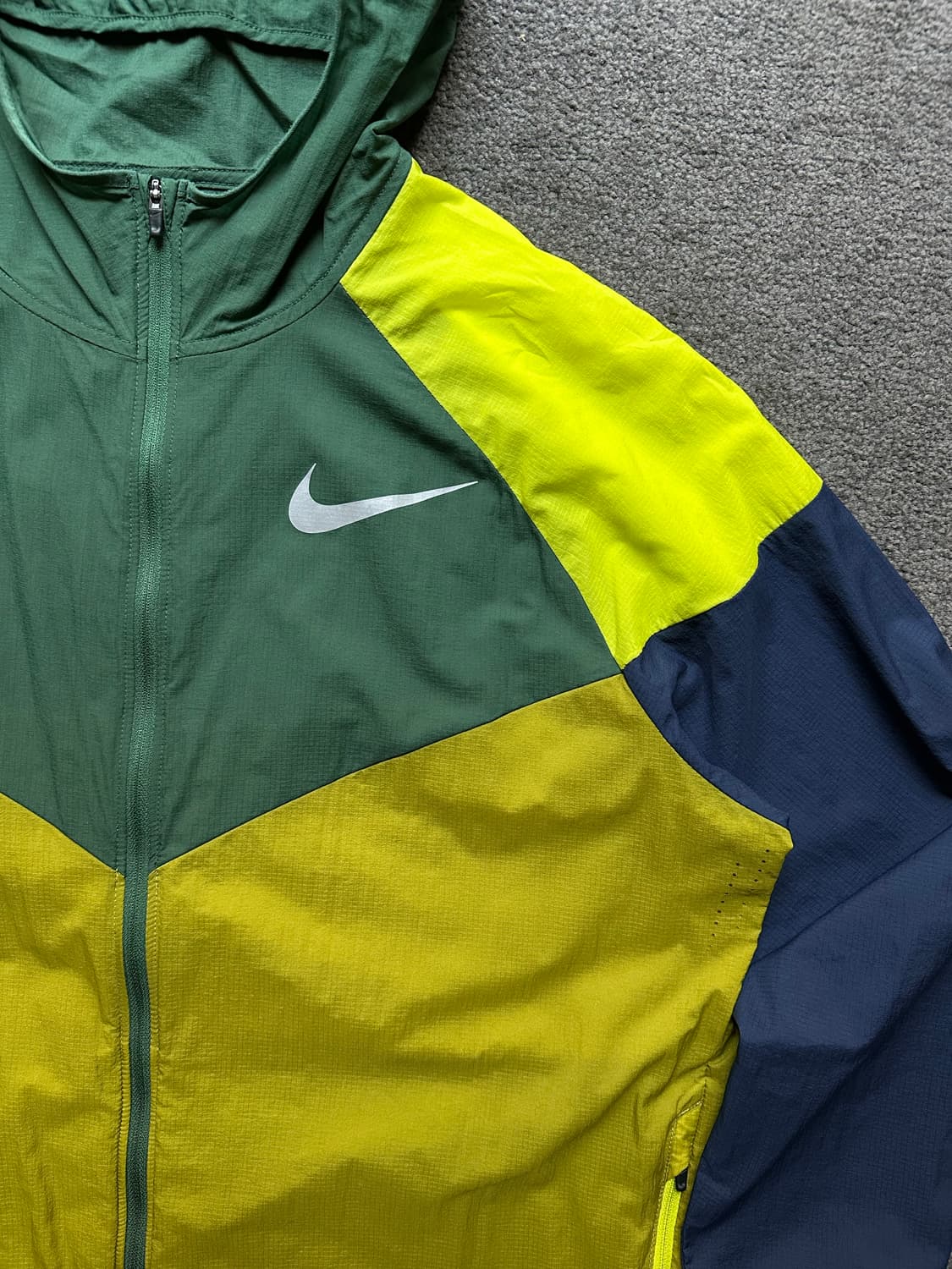 나이키 런닝 바람막이 XL  상품이미지2