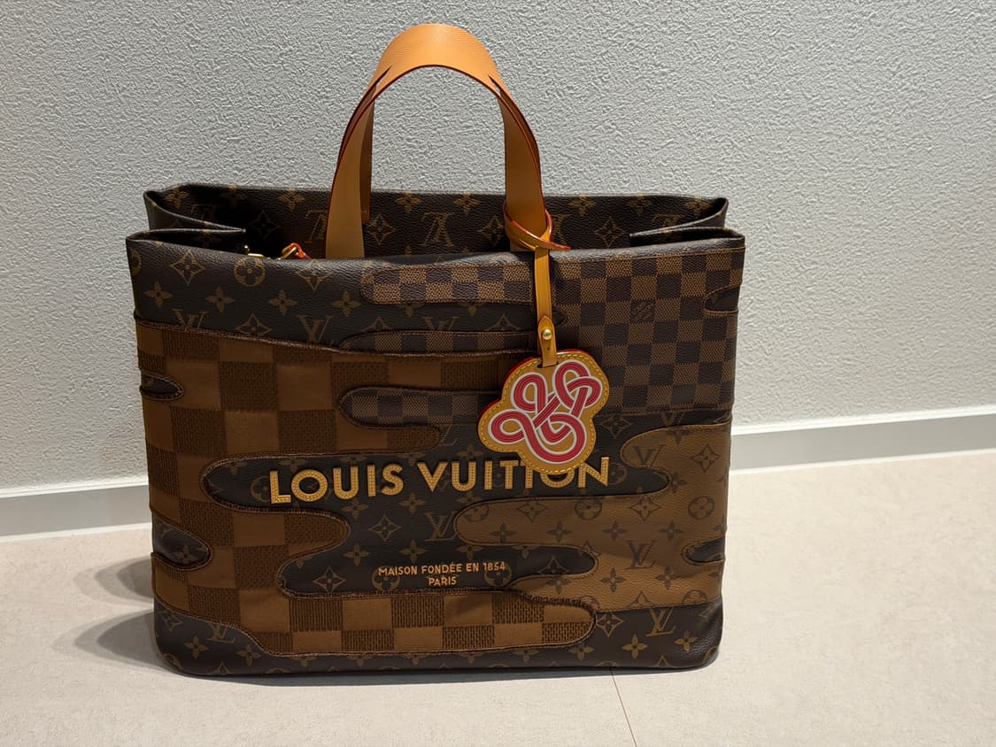 루이비통 쇼퍼 토트백 MM 브라운 / 퍼렐 니고 콜라보 상품이미지5