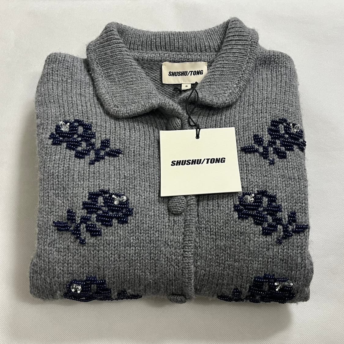[8]슈슈통 25fw 자수 비즈 가디건/그레이 상품이미지5