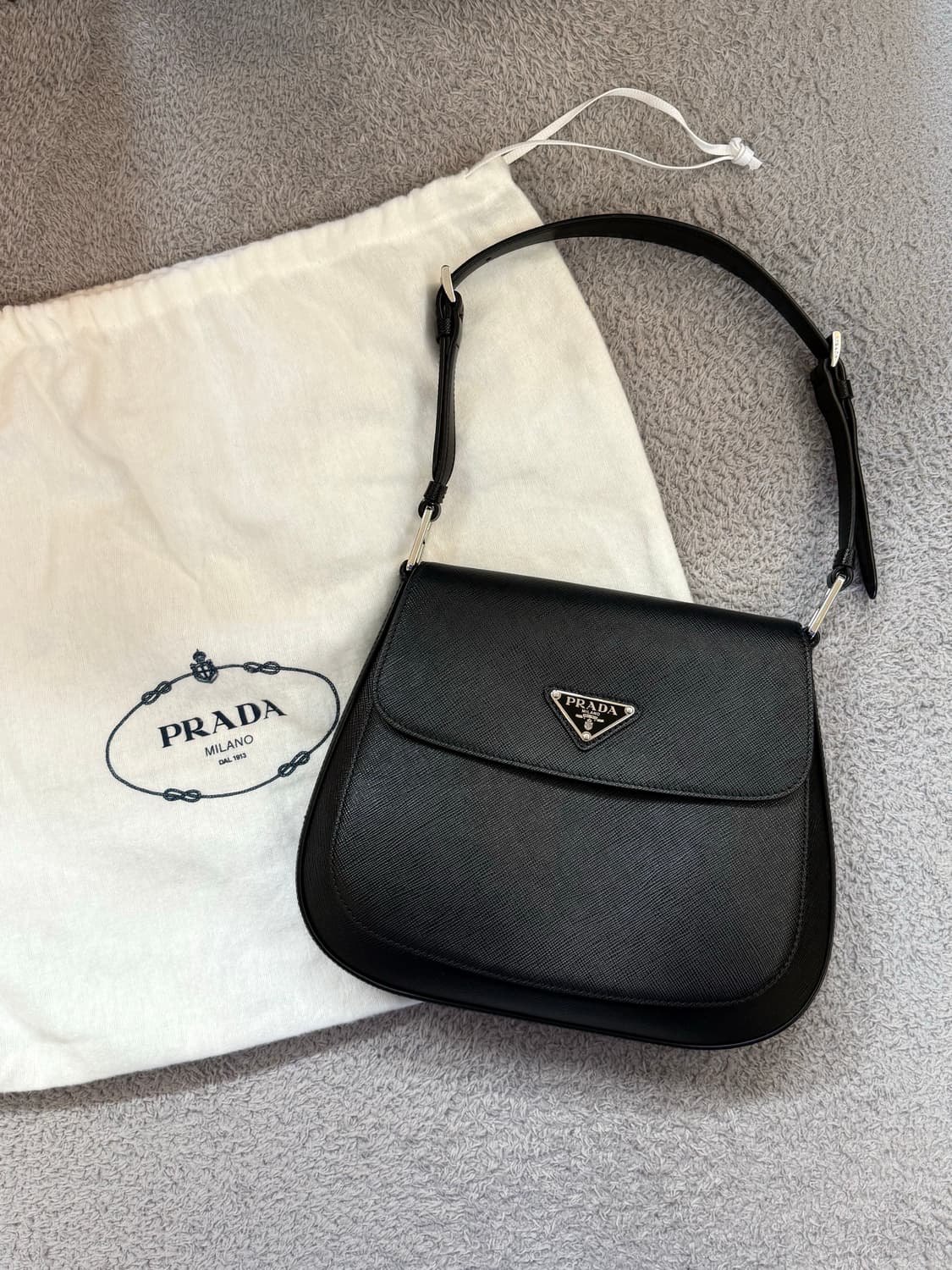 프라다 클레오 호보백 상품이미지1