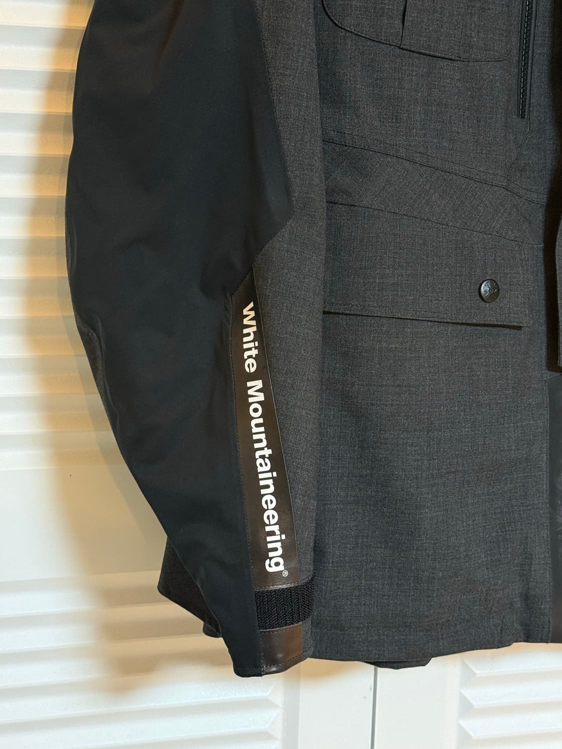 화이트 마운테니어링 고어텍스 자켓 상품이미지3