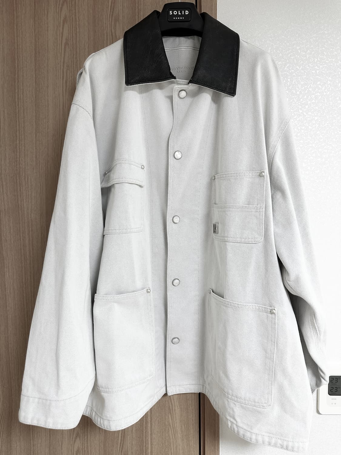 [50] 우영미 25SS 화이트 레더 칼라 데님 코트 상품이미지1