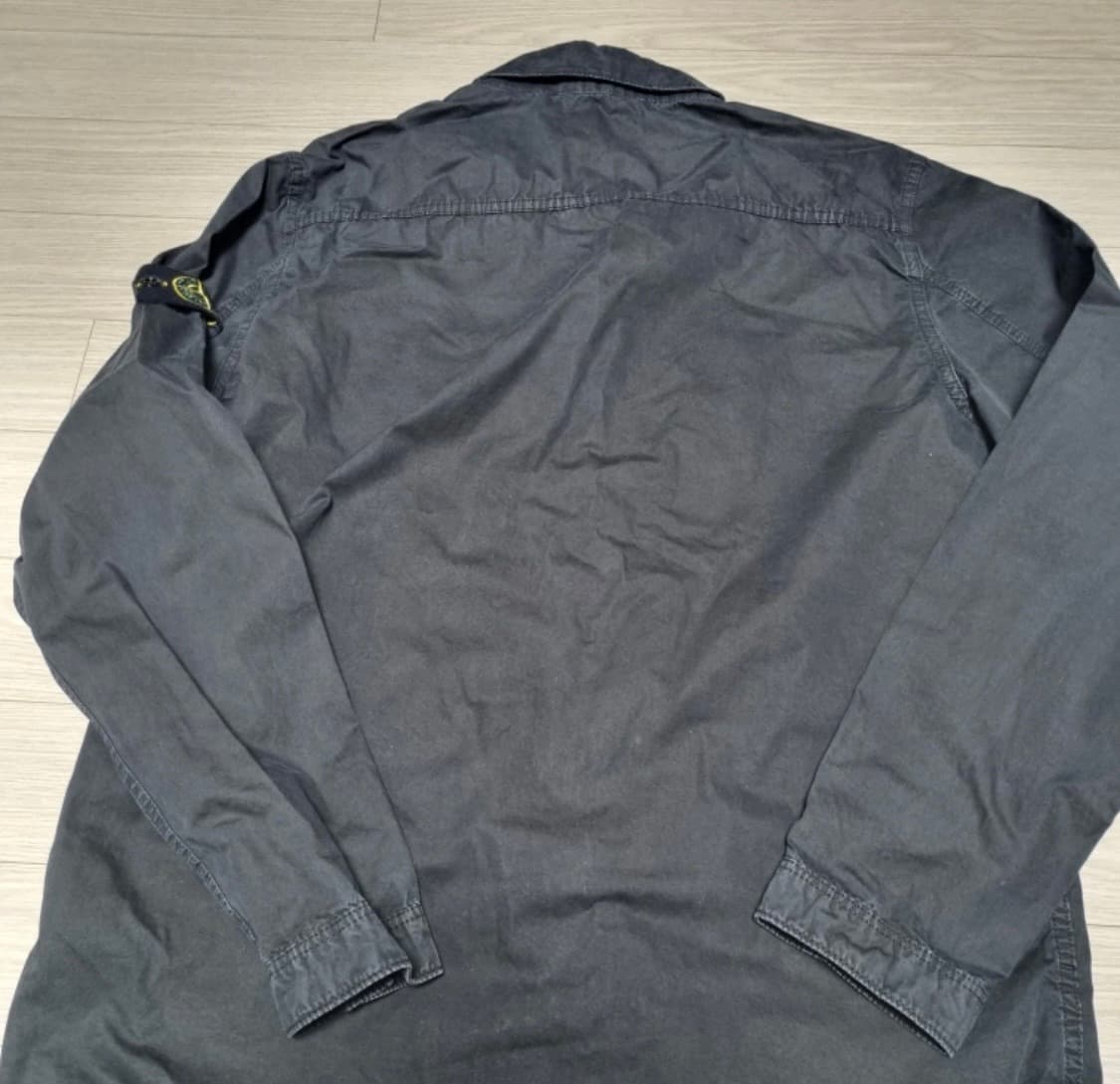 스톤아일랜드 오버셔츠 블랙 XL 판매합니다 상품이미지2