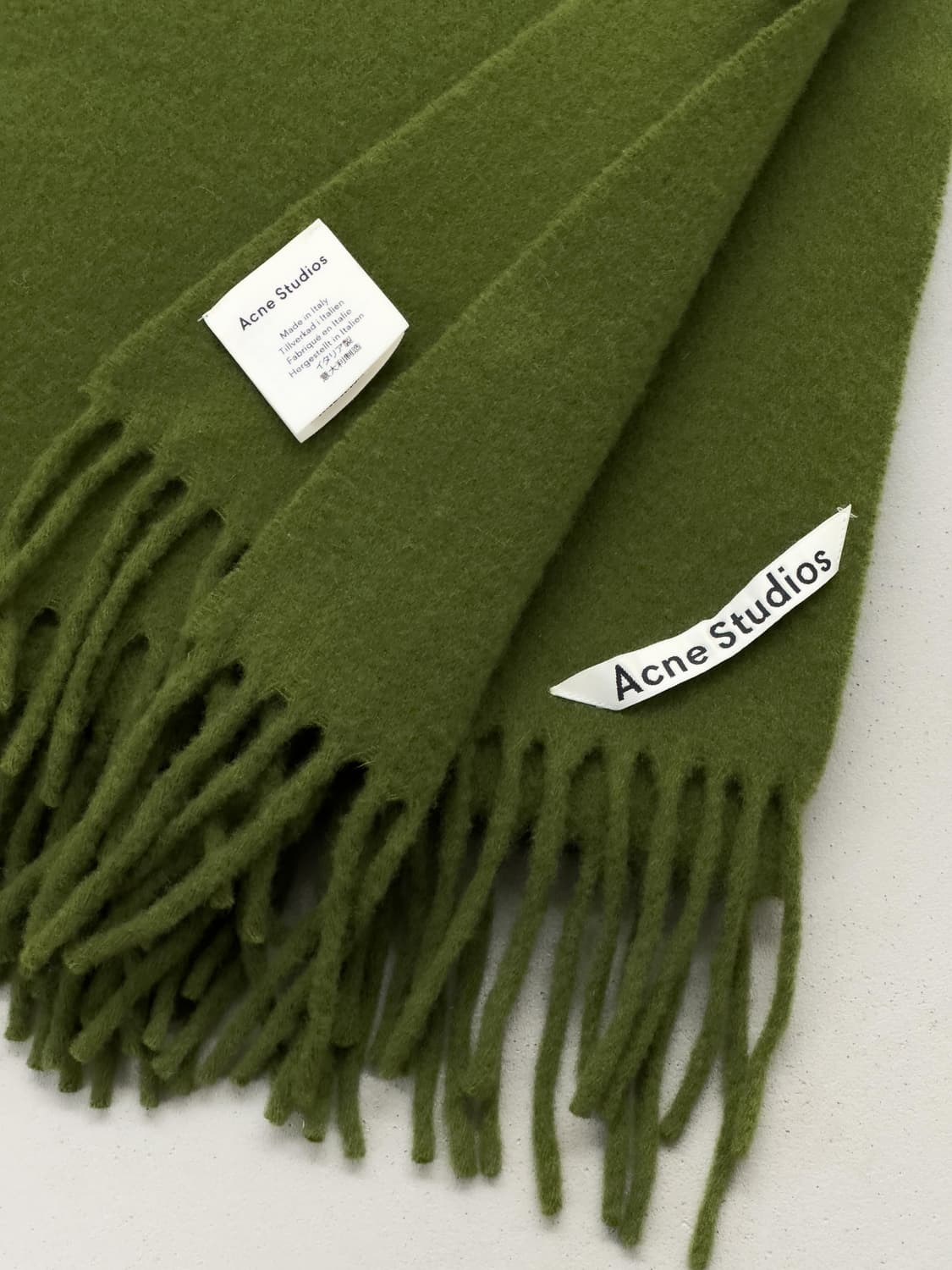 아크네 스튜디오 머플러 상품이미지2