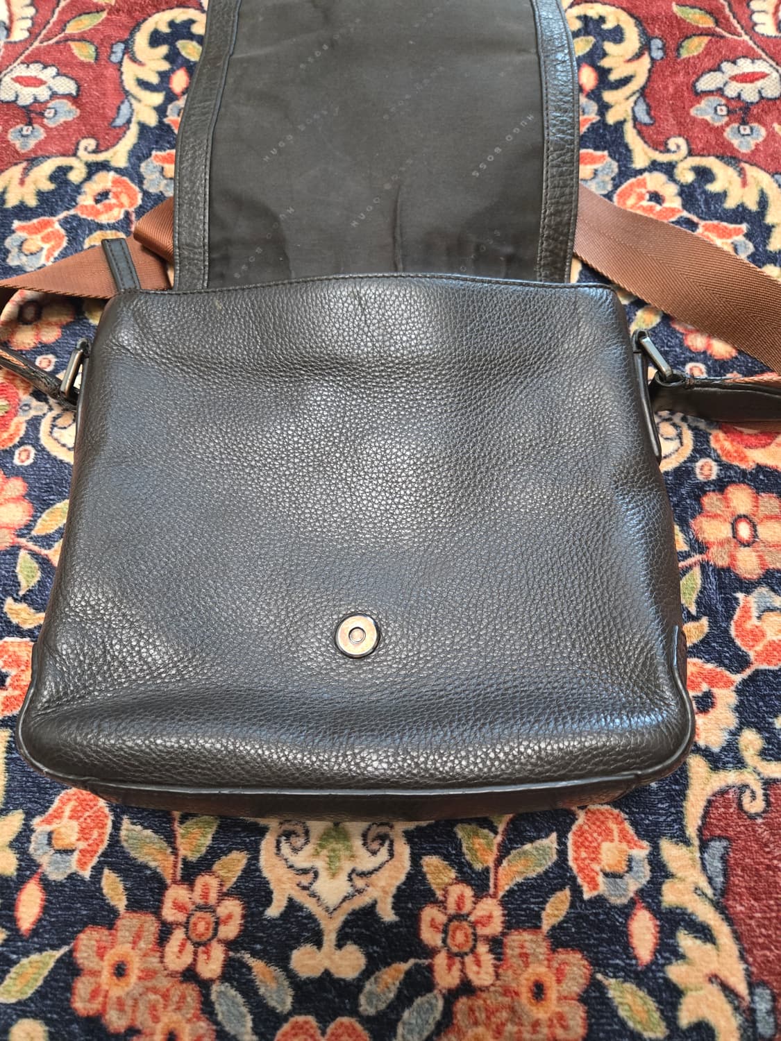 휴고보스(HUGO BOSS) 미니멀 로고 크로스백 상품이미지6