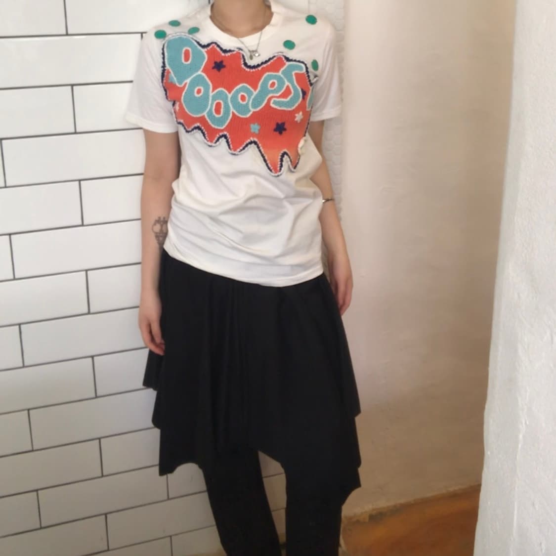 미카엘라 버거 그래픽 반팔 티셔츠 상품이미지2