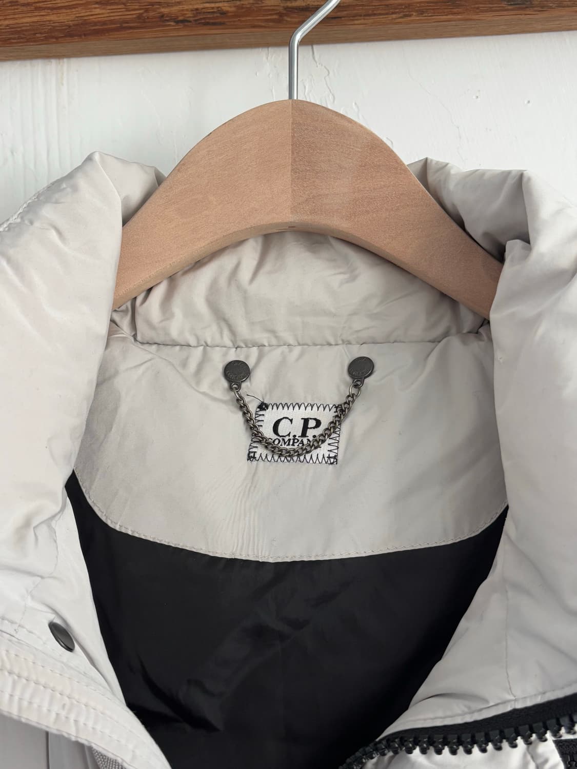 CP 컴퍼니 그레이 고글 구스다운 베스트 상품이미지4