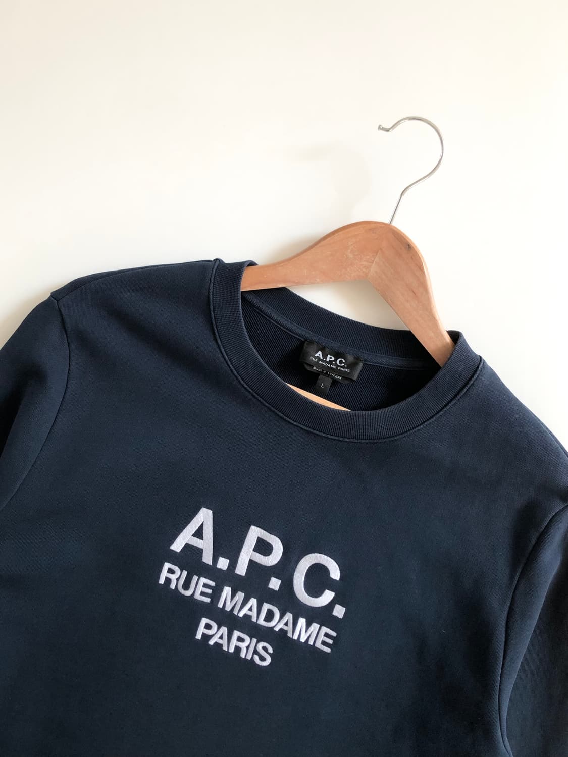 A.P.C 아페쎄 네이비컬러 로고 맨투맨 상품이미지4