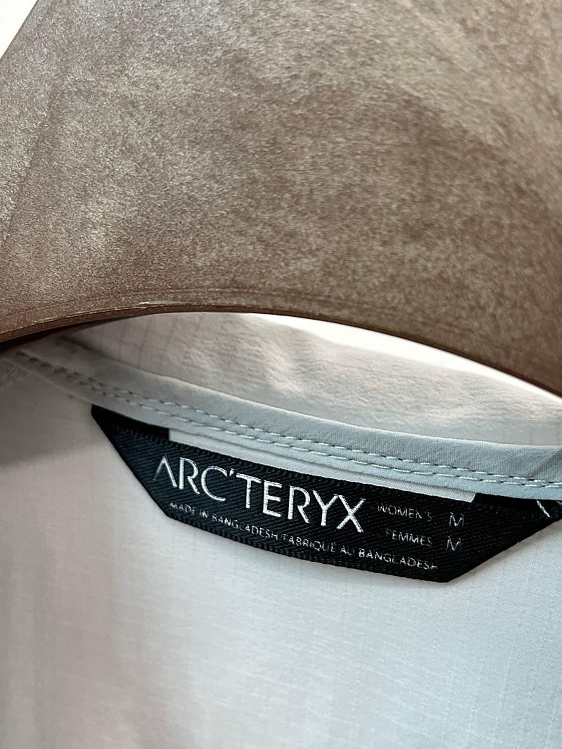 여) 아크테릭스 홑겹 경량 바람막이  상품이미지7