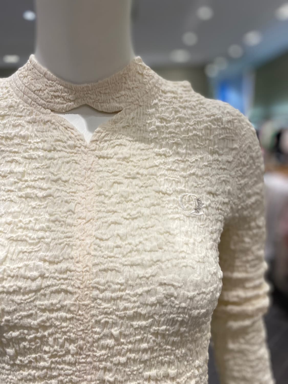 (새상품) O'2nd 넥트임 크링클 티셔츠 상품이미지4