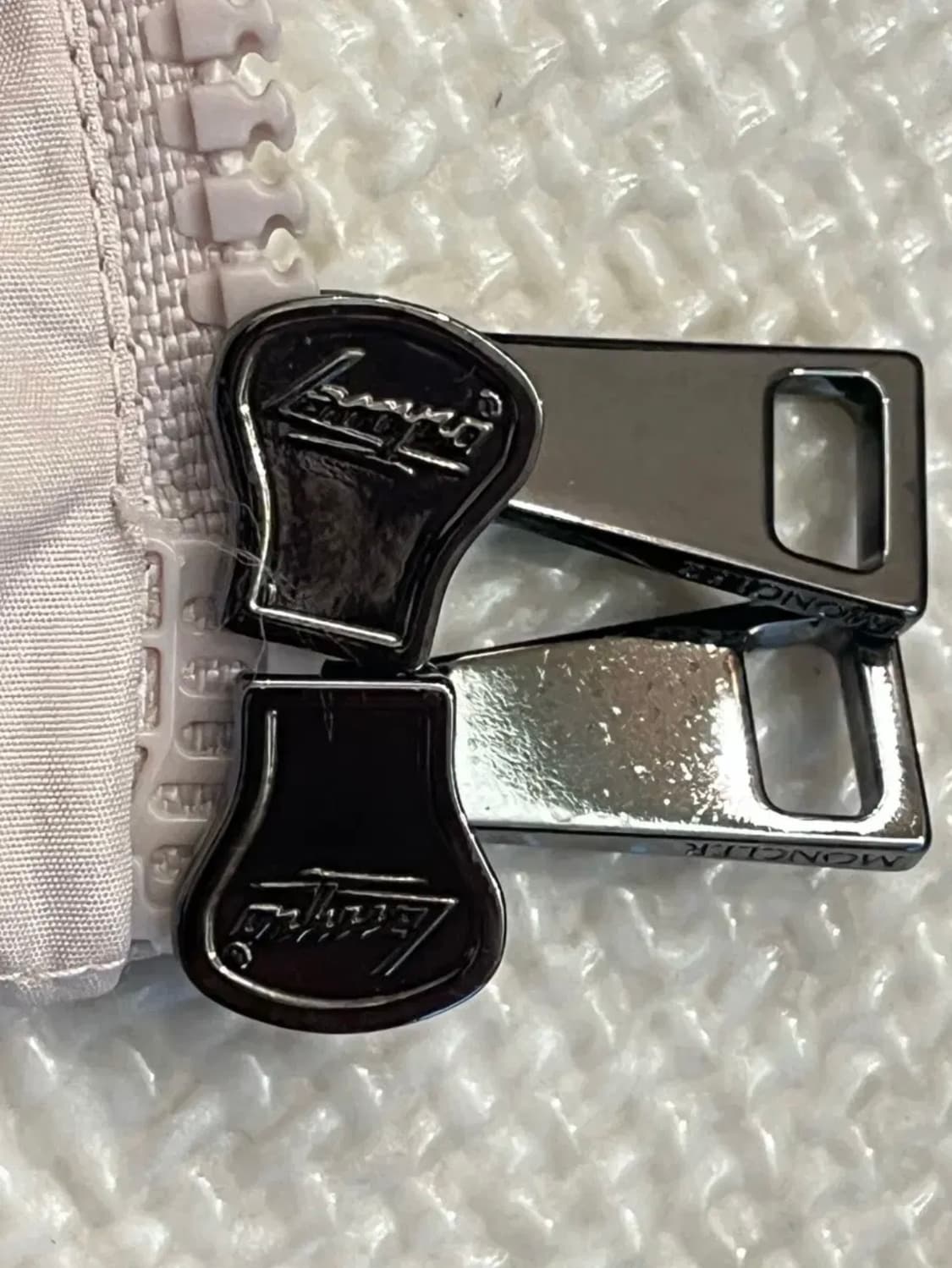 MONCLER RUFFLE HEM PUFFER JACKET 상품이미지8