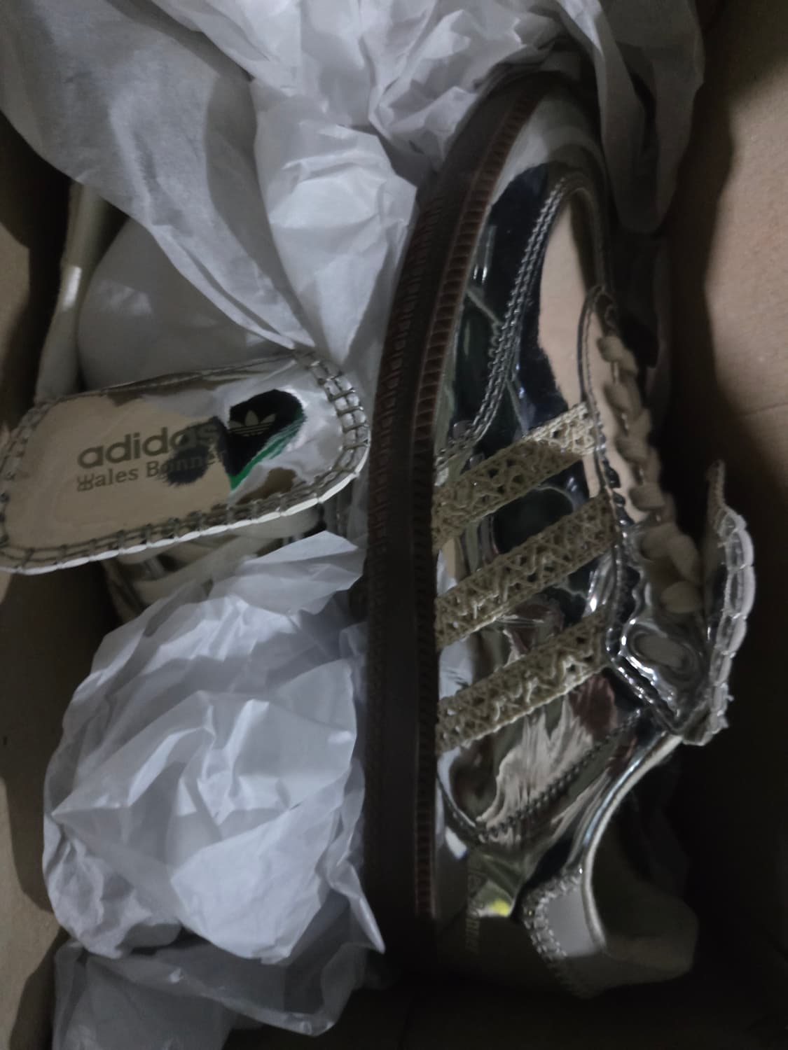 아디다스 x 웨일스 보너 삼바 실버 메탈릭260 상품이미지1