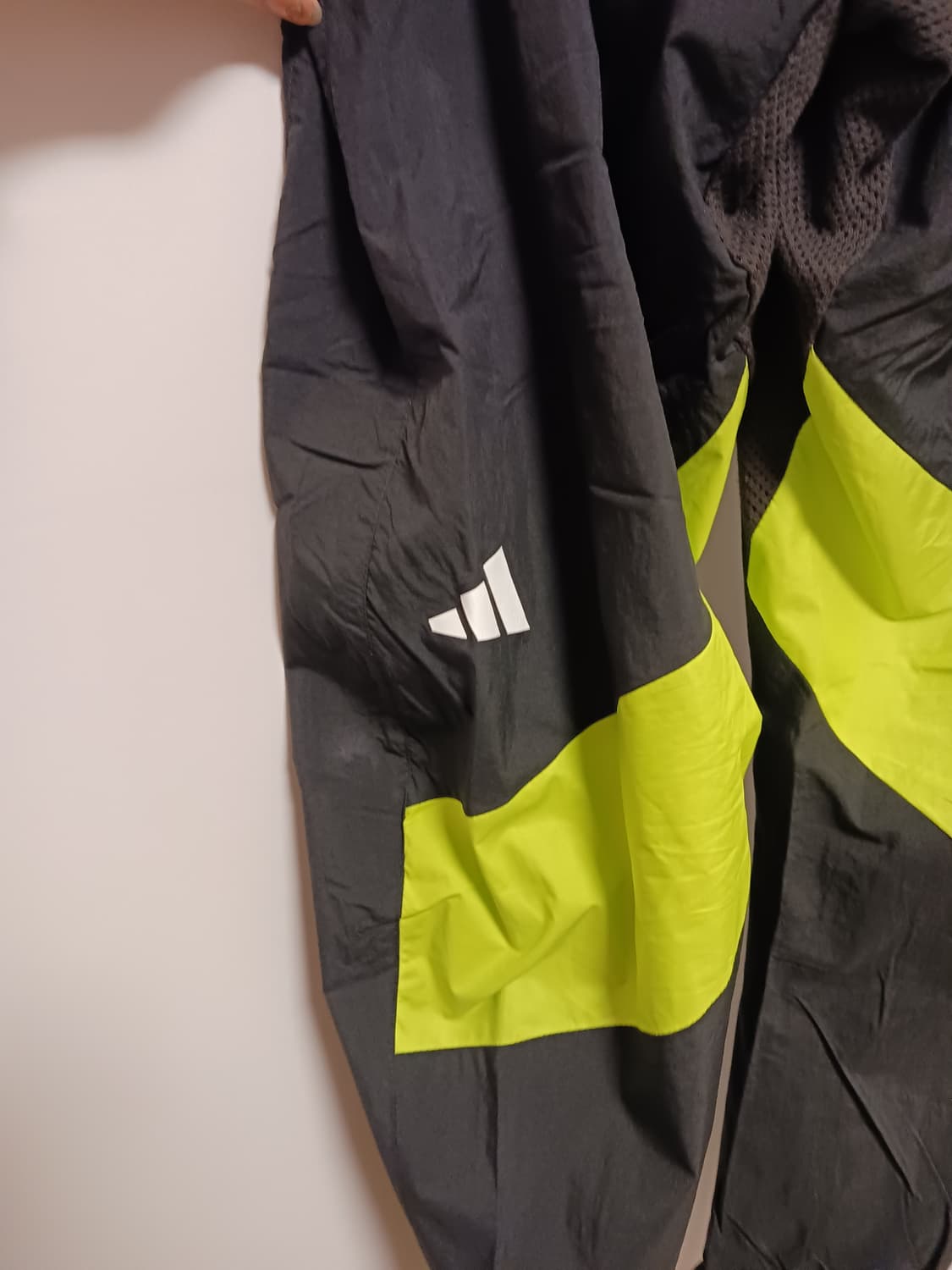 아디다스 남성 우븐 테이프 조거팬츠 상품이미지3