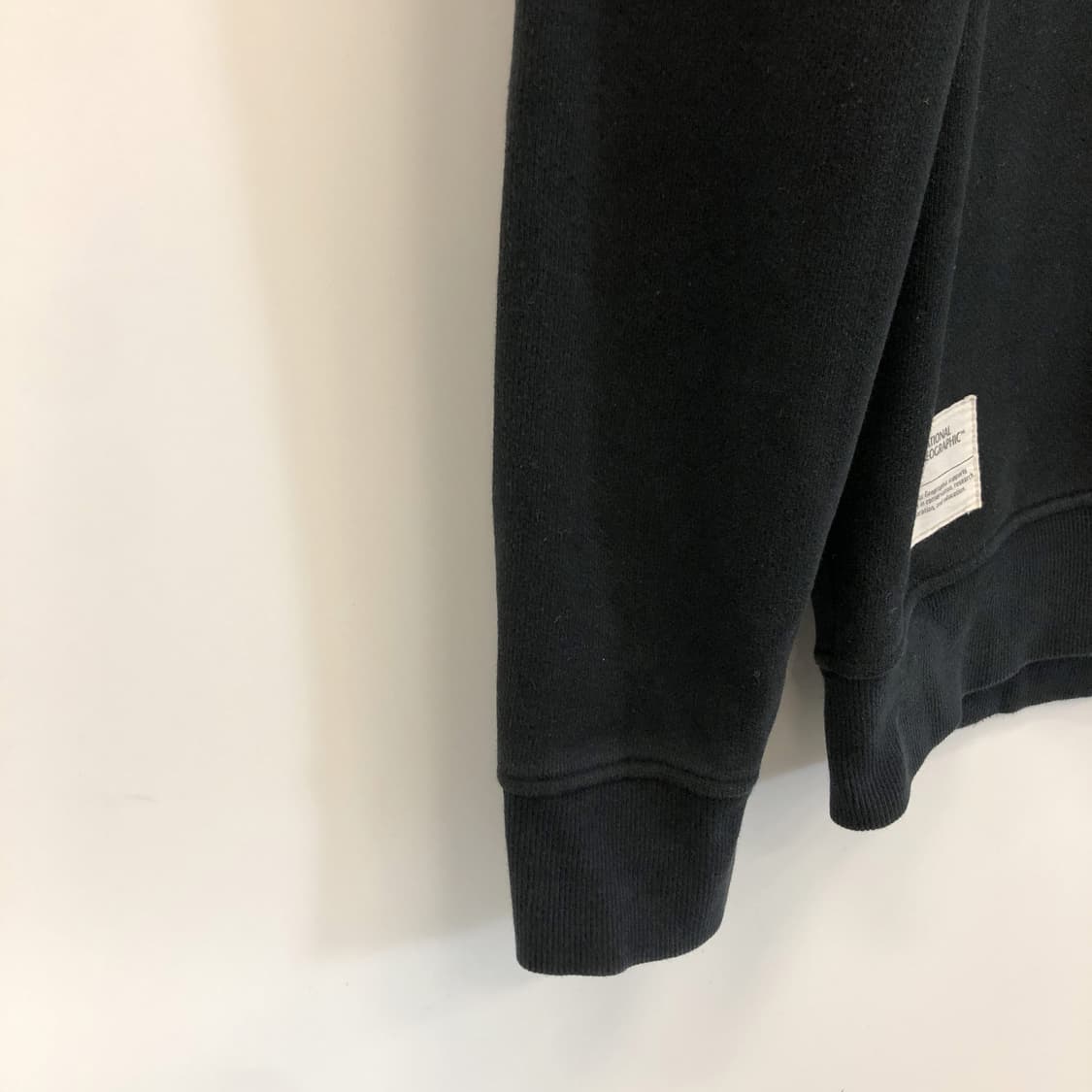 내셔널지오그래픽 자수로고 블랙후드 L 상품이미지3