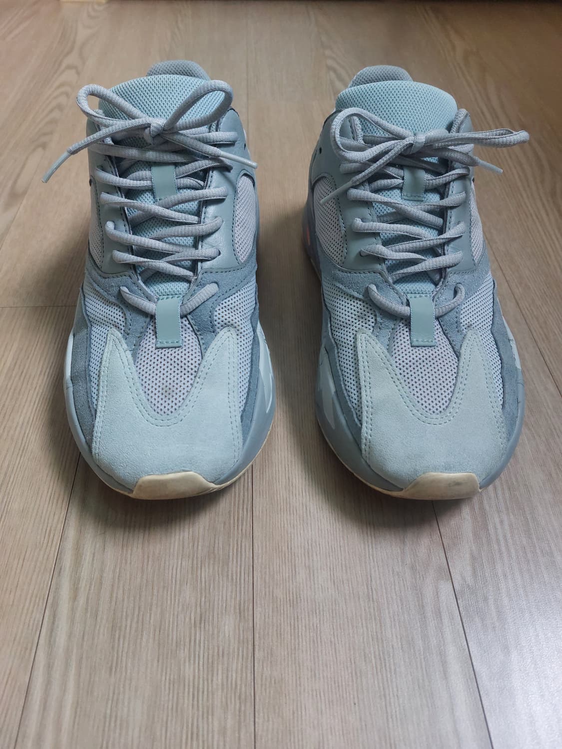 아디다스 이지 부스트 700 이너시아 상품이미지3