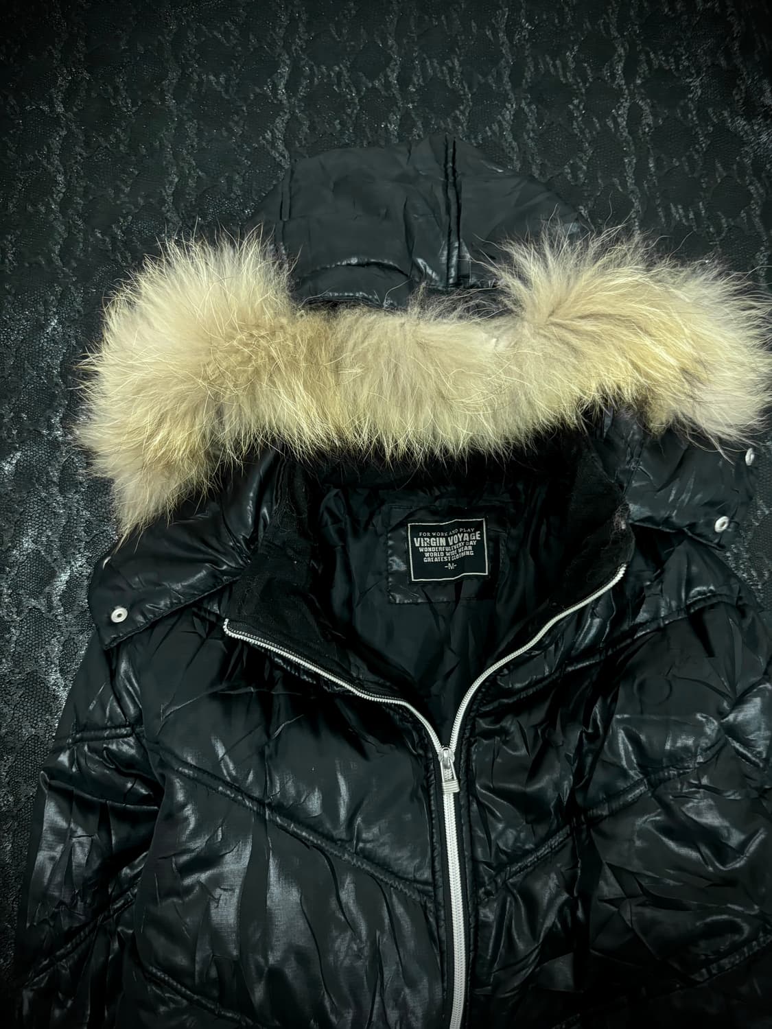 “VIRGIN VOYAGE” Chic Mood Black Fur Hood 상품이미지4