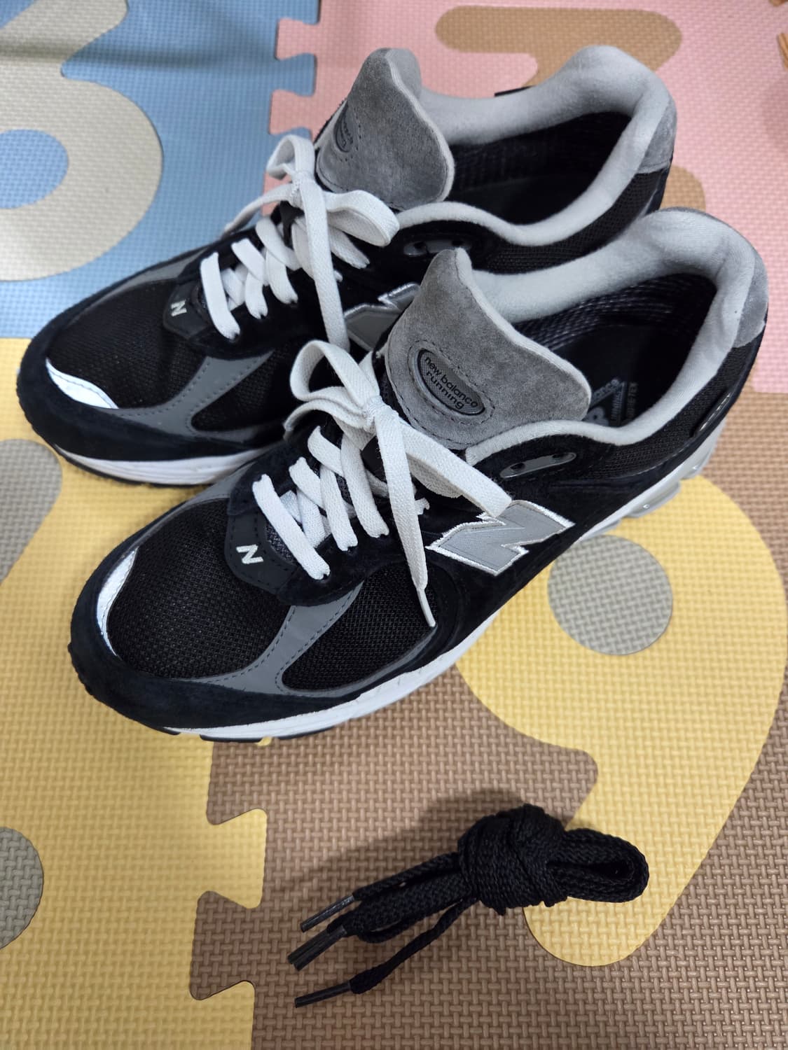 뉴발란스 2002 고어텍스 블랙 그레이 255 상품이미지1