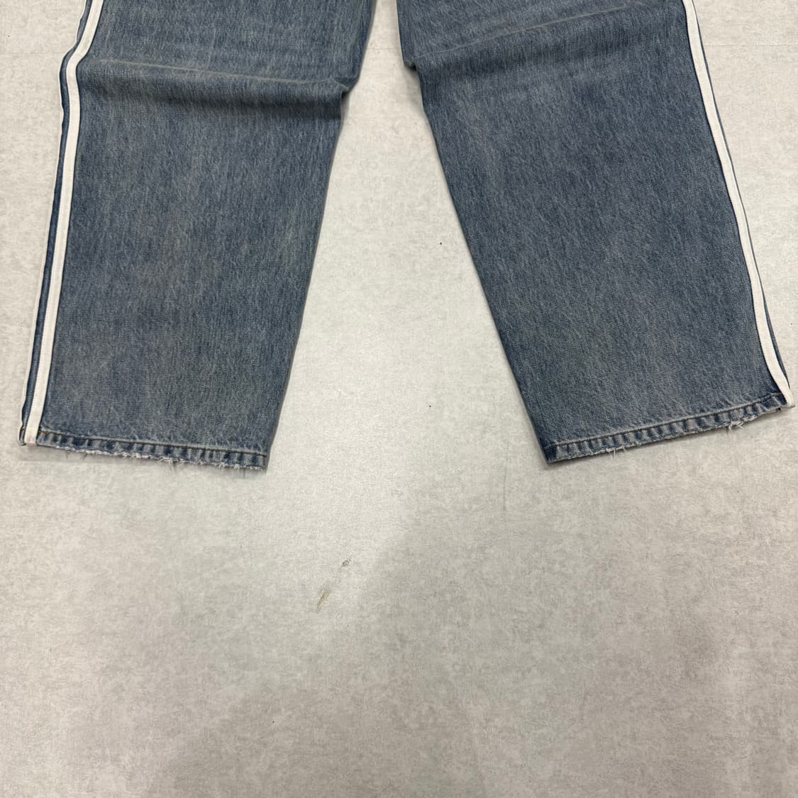 발렌시아가x아디다스 배기 트라우저 데님팬츠 연청 상품이미지4