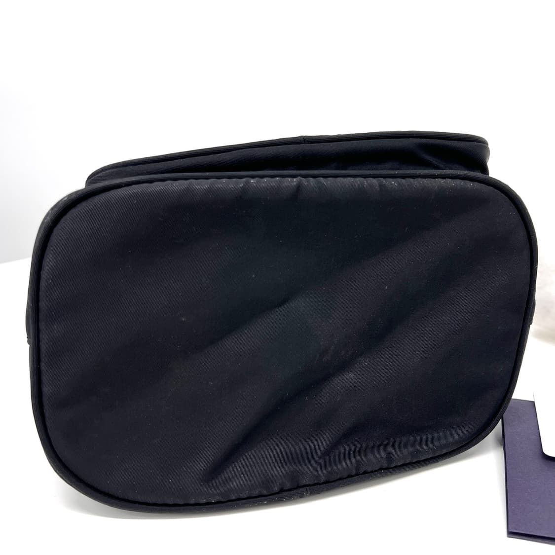 프라다 삼각로고 나일론 버킷백 블랙 (1BH038) 상품이미지7