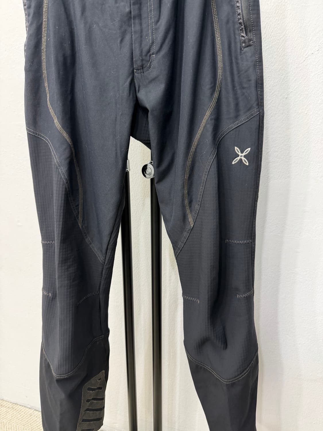 정품) 몬츄라 남성 블랙 밴딩팬츠 L 상품이미지3