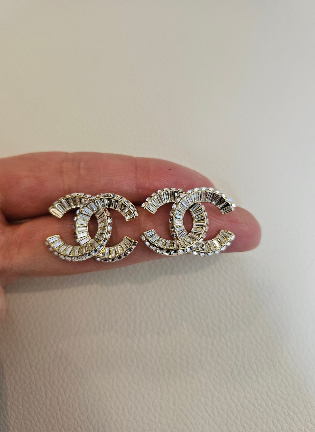 샤넬 크라스탈장식 샴페인골드 스터드 귀걸이 업사이클링 상품이미지2