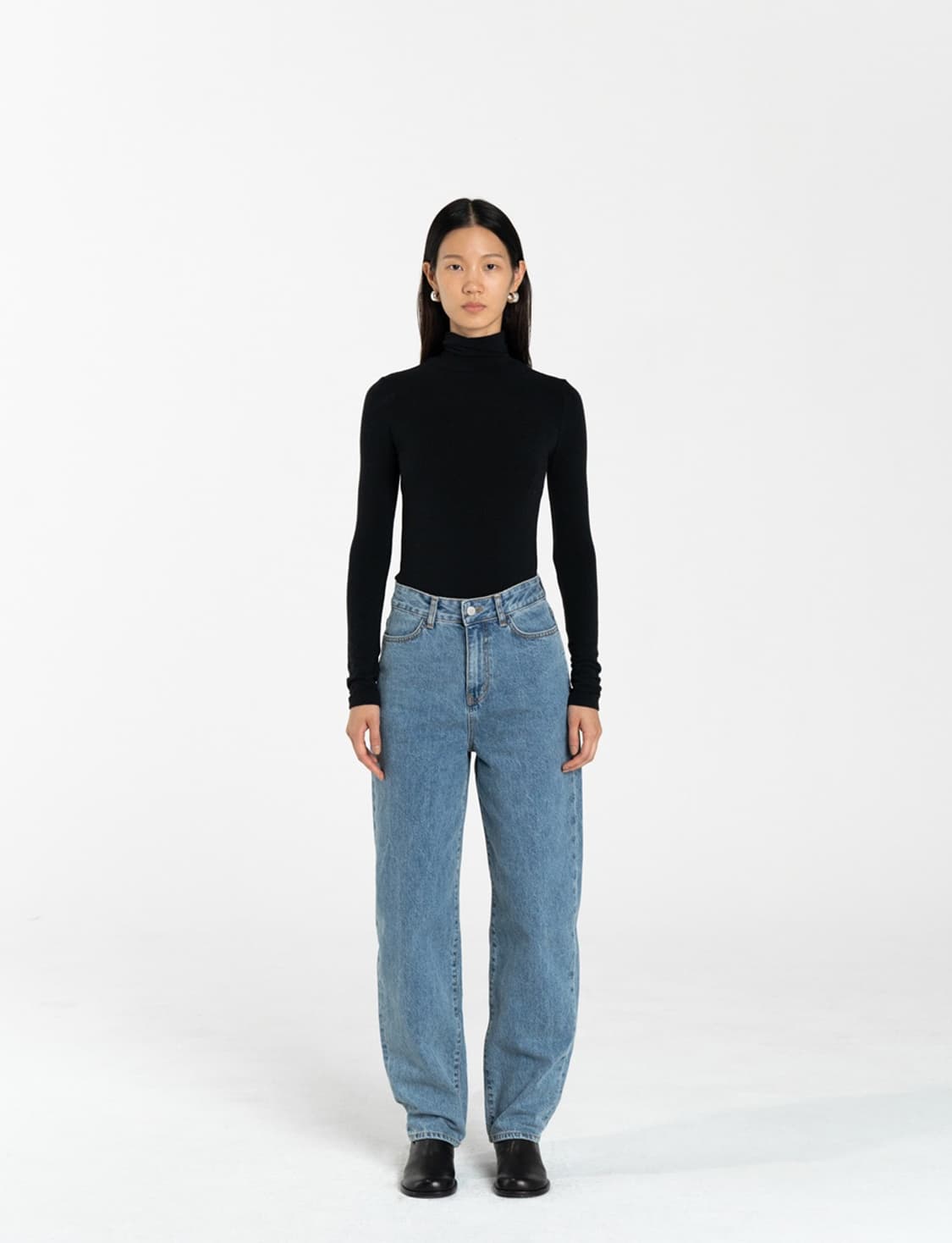 가격조정X/해외출국으로판매중단예정 아모멘토 시그니처 코튼 데님 미드 블루 상품이미지1