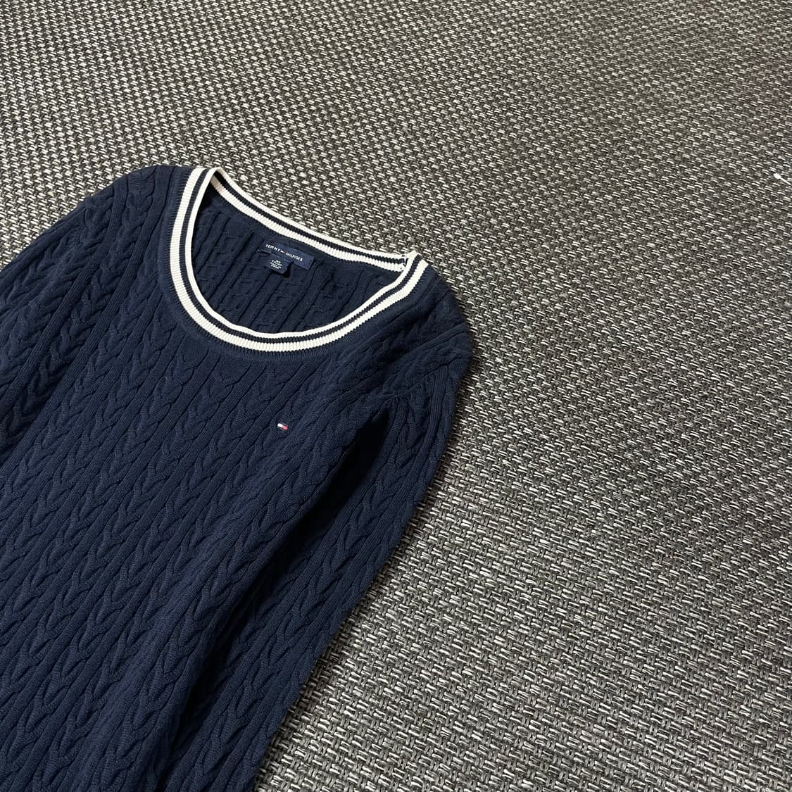 타미힐피거 네이비 로고 꽈배기 긴팔 니트 XS 상품이미지5