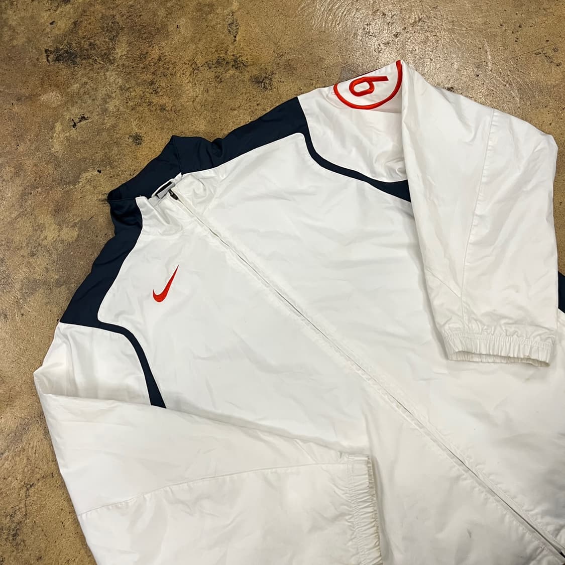 [정품/XL] 나이키 화이트 바람막이 6 넘버링 b13 상품이미지1