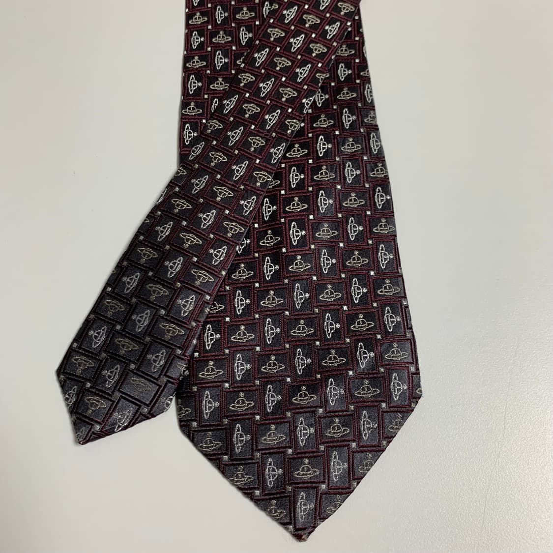 비비안웨스트우드 모노그램 명품넥타이 100실크 A+등급 8.8cm 상품이미지4