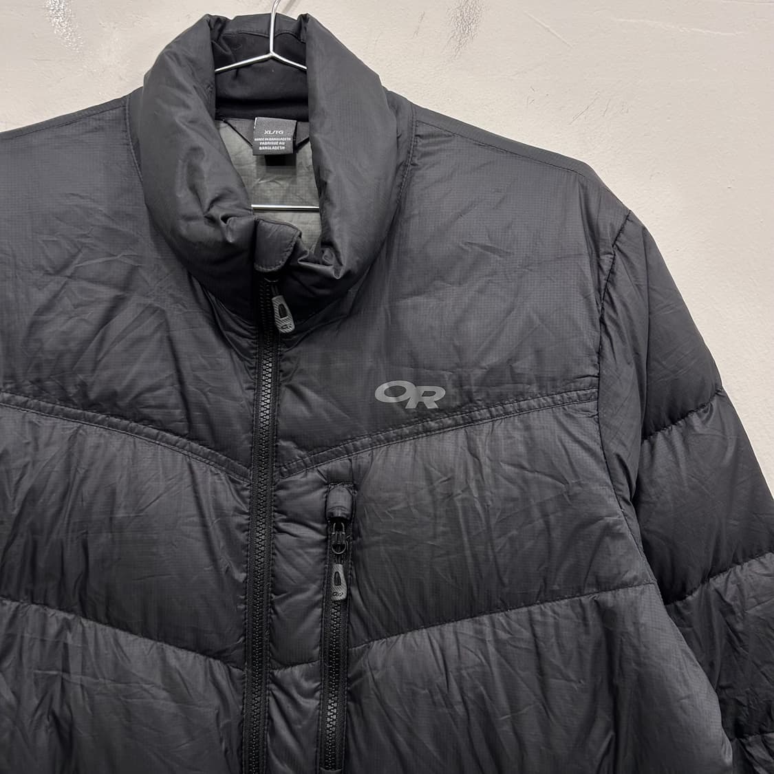 아웃도어리서치 구스다운 사선퀼팅 경량패딩 상품이미지1