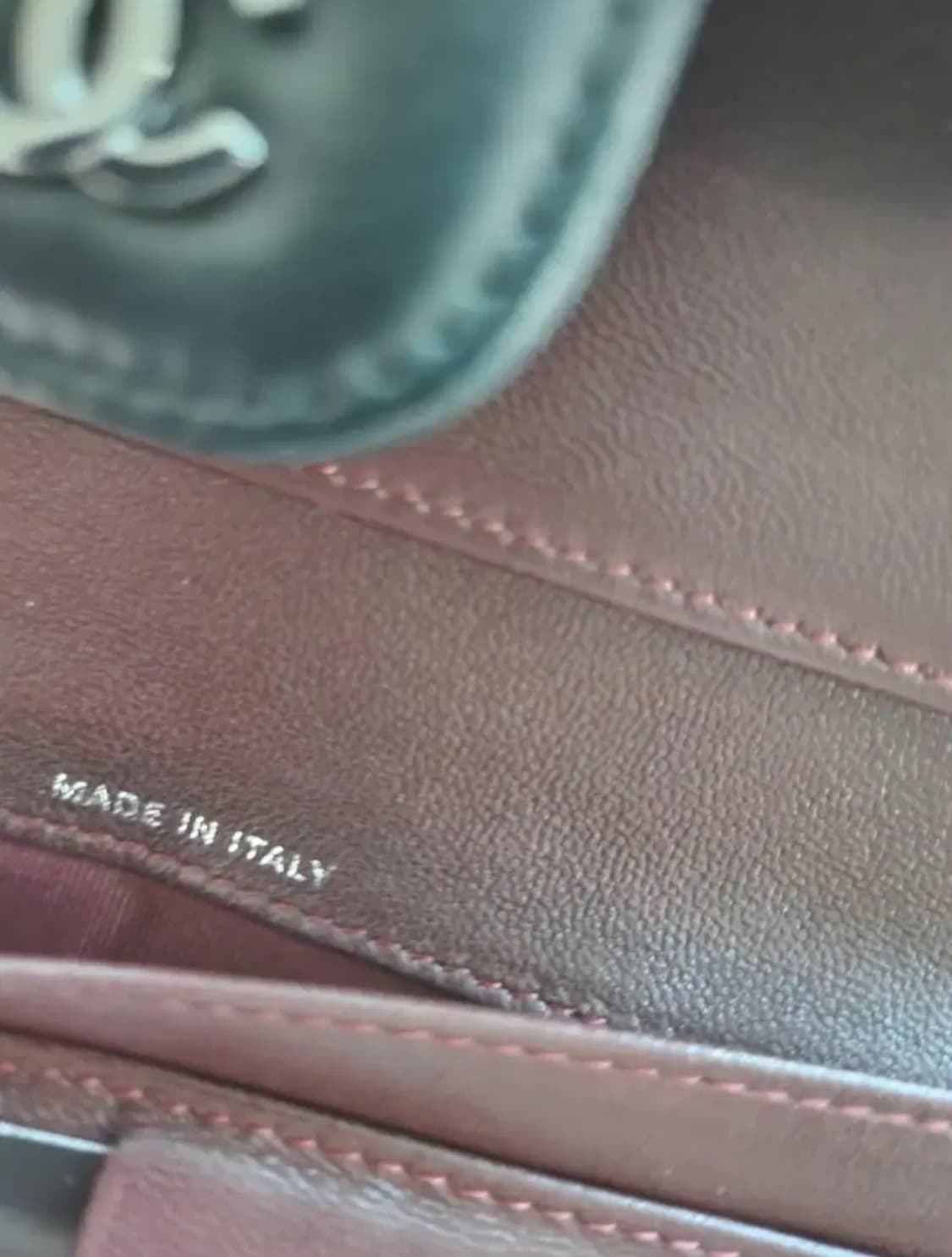 샤넬장지갑 클래식플랩 램스킨 은장
 상품이미지4