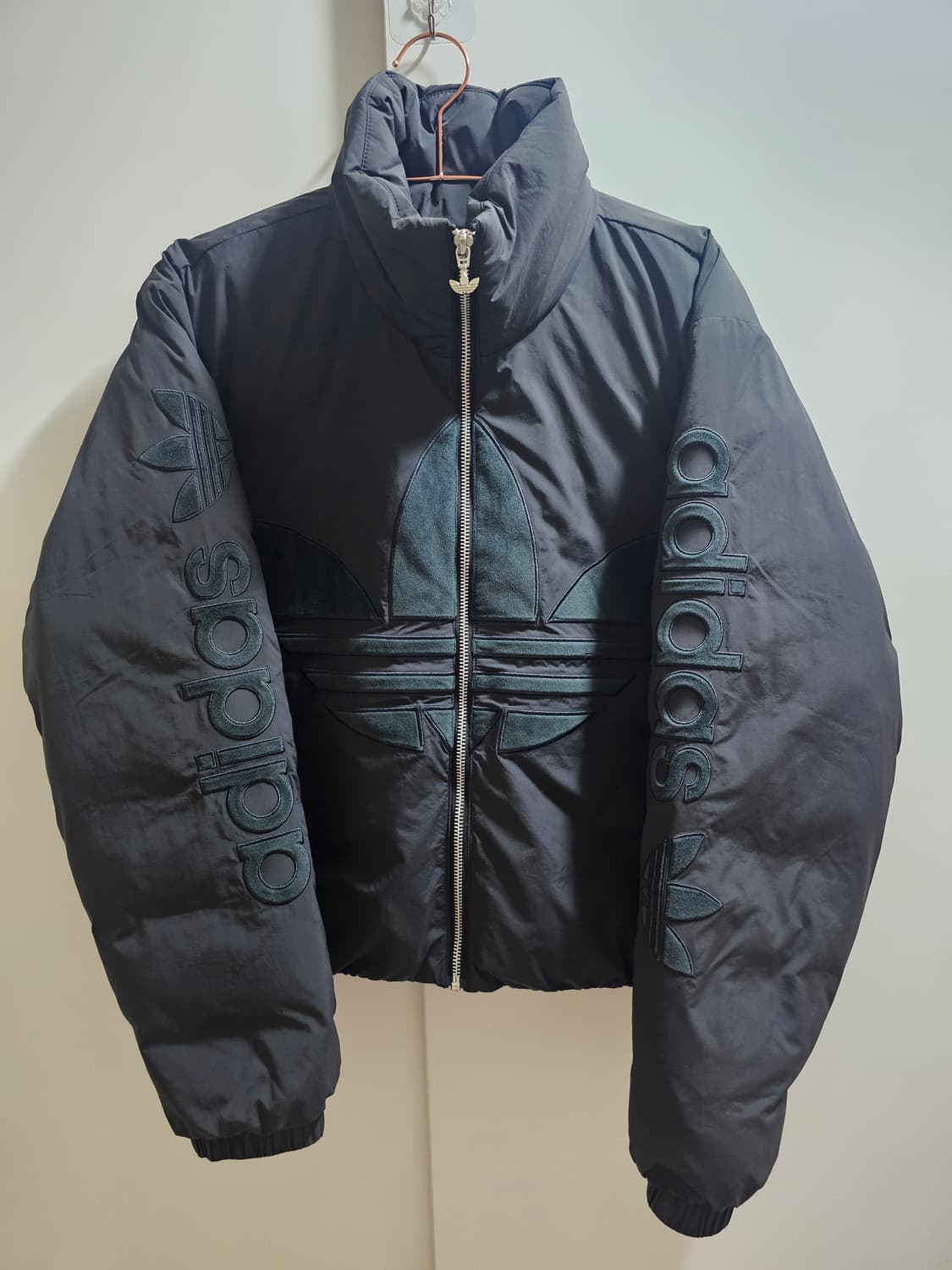 아디다스 빅로고 패딩 상품이미지1