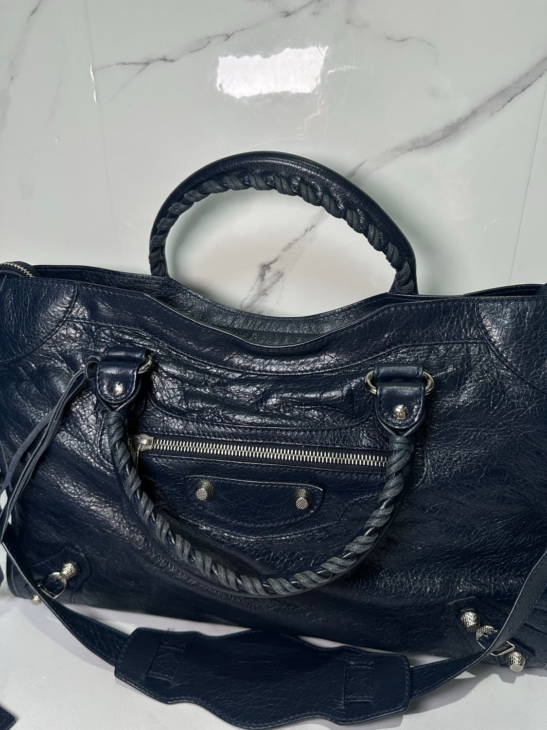 [A+ 정품] 발렌시아가 시티 모터백 미디움 다크네이비 상품이미지3