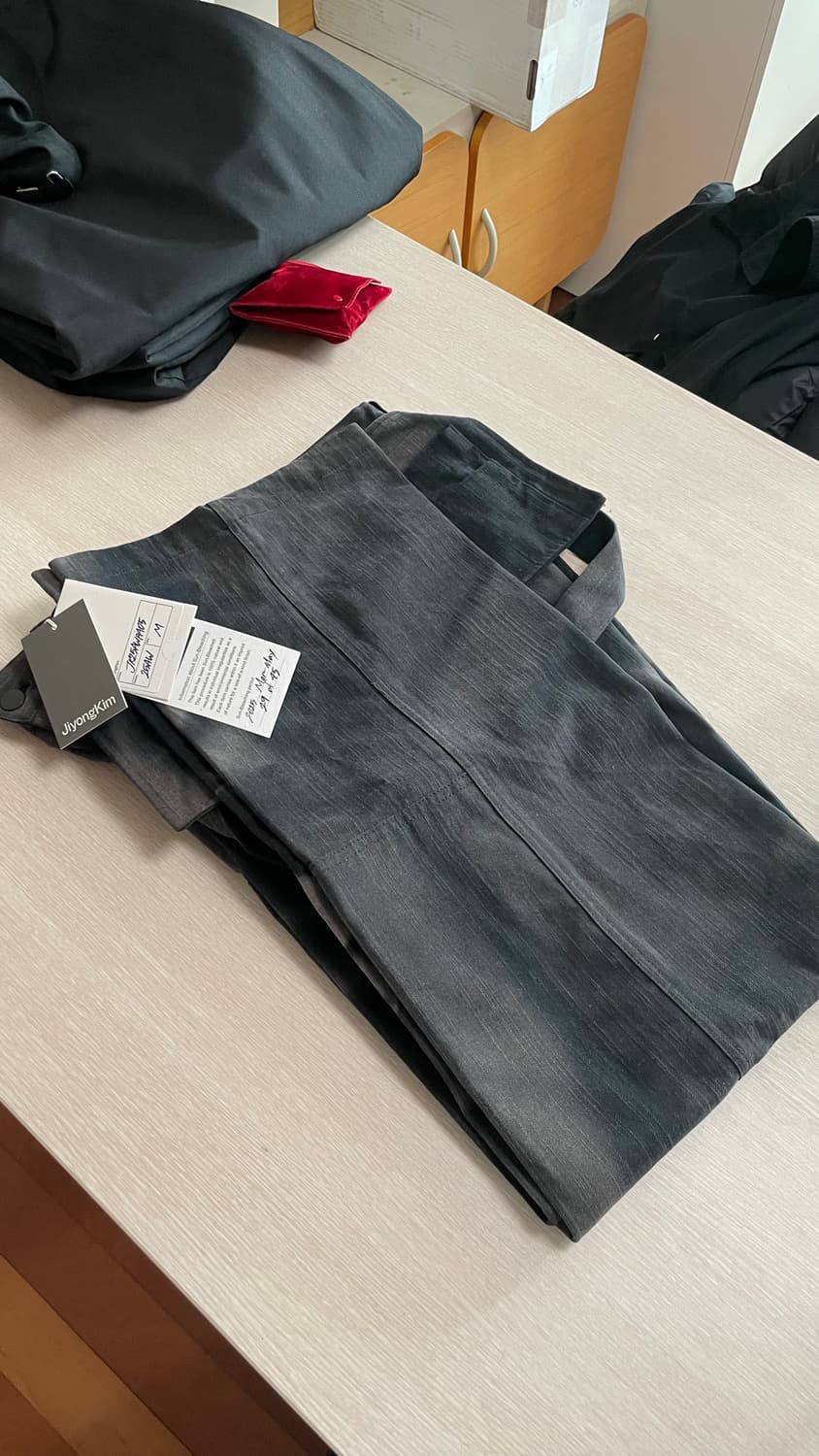 지용킴 25aw 선블리치 더블니 팬츠 상품이미지6