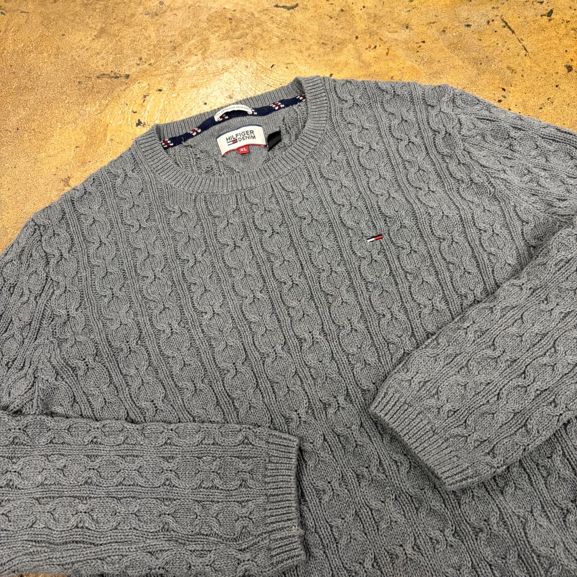 타미힐피거 꽈배기 그레이 니트 상품이미지1