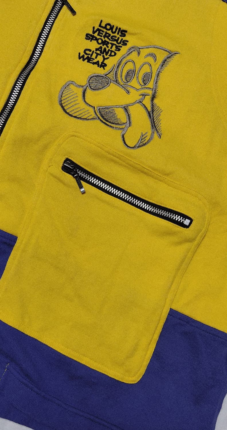 루이 버서스(LOUIS VERSUS) 플루토 캐릭터 자수 니트 베스트 상품이미지3