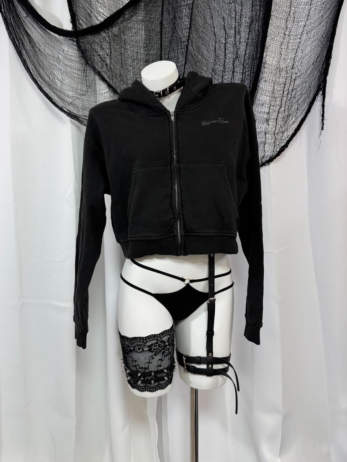 aelfric eden crop hood zip up 상품이미지1