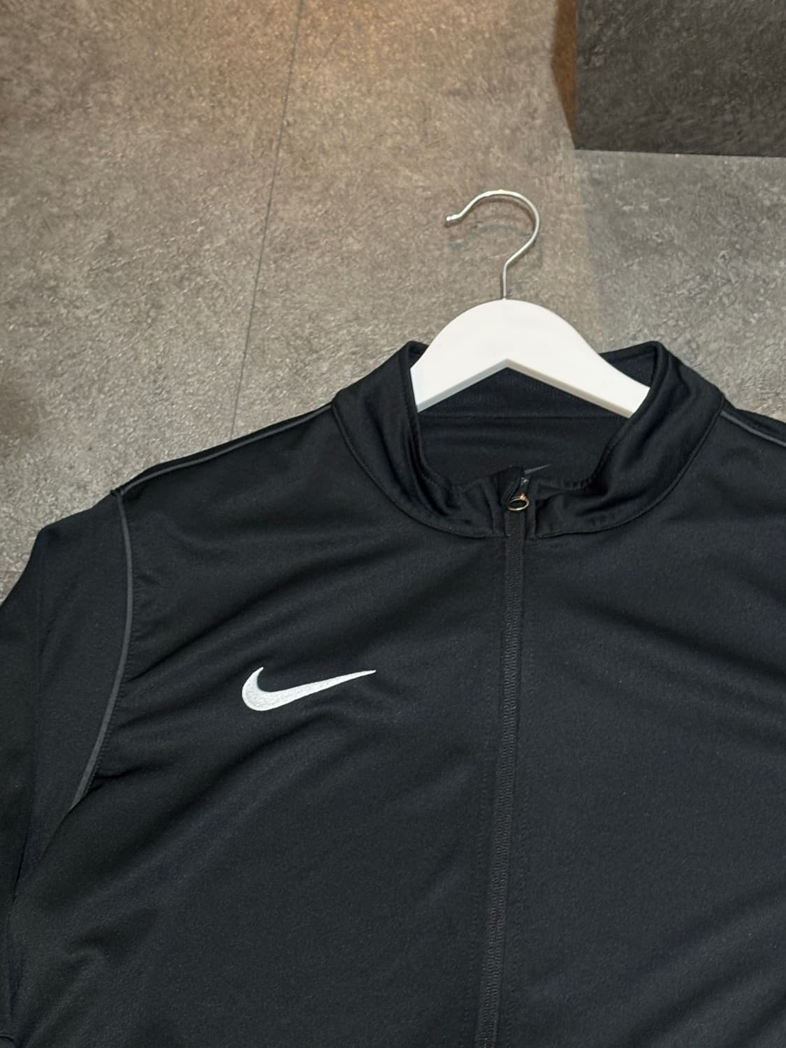 나이키 트레이닝 져지 블랙 110사이즈 상품이미지4