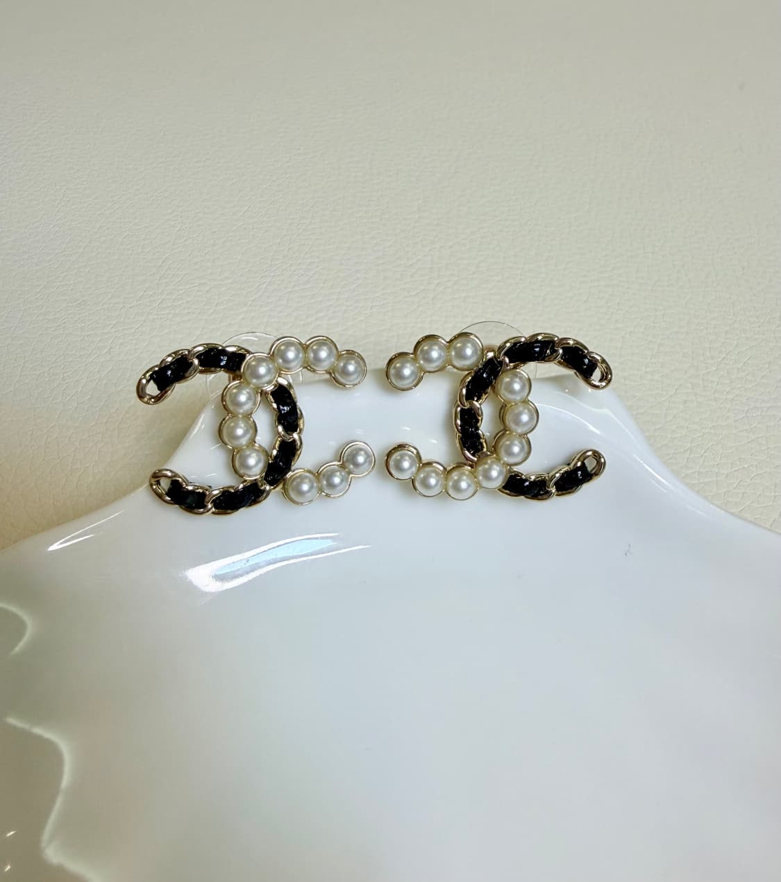 샤넬 가죽체인&진주 CC로고 귀걸이 업사이클링 상품이미지1