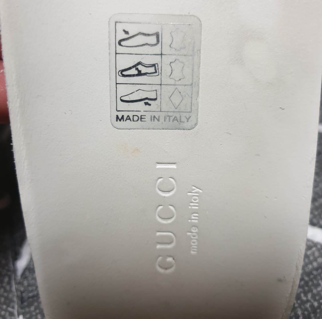 구찌 벌꿀 스니커즈 화이트 36 (230)  상품이미지8