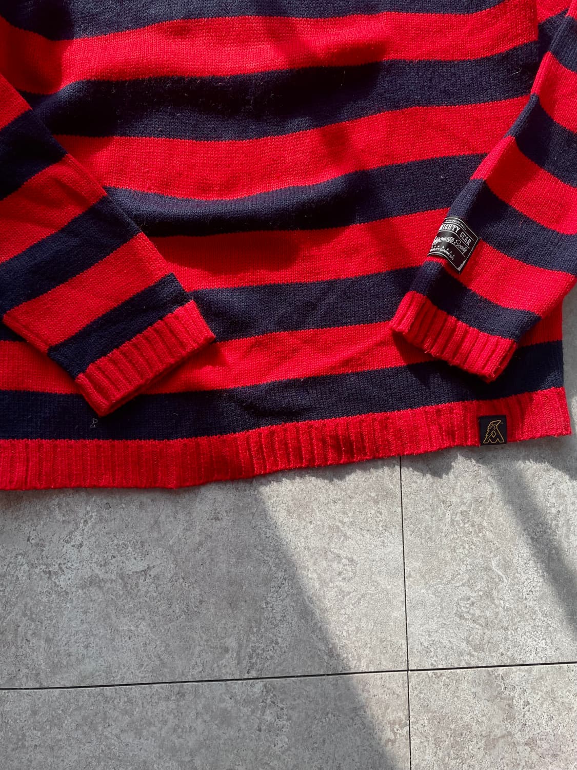 레드스트라이프 커트코베인 니트 상품이미지4