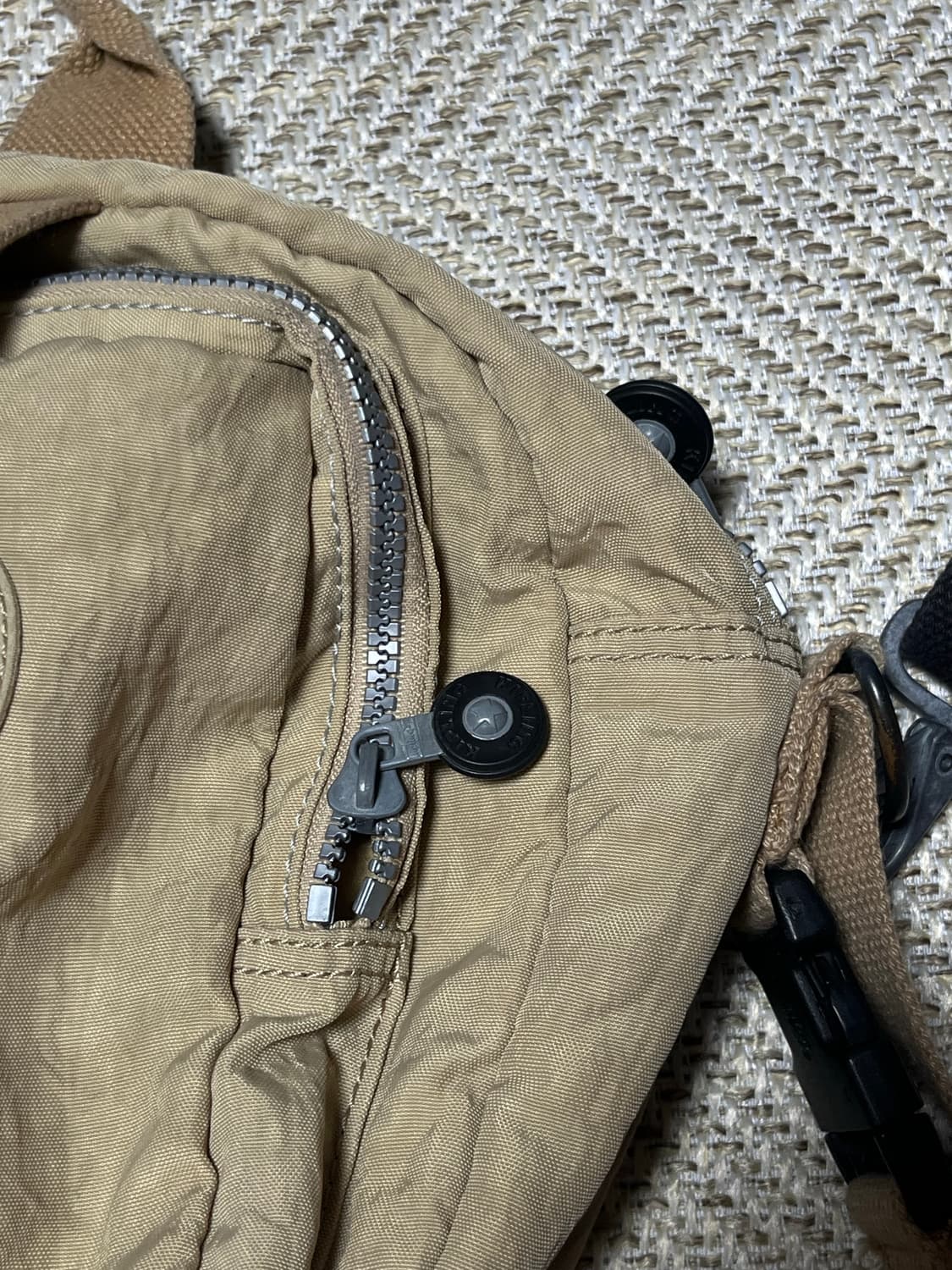 공용 키플링 크로스백 + 몽키참  상품이미지3