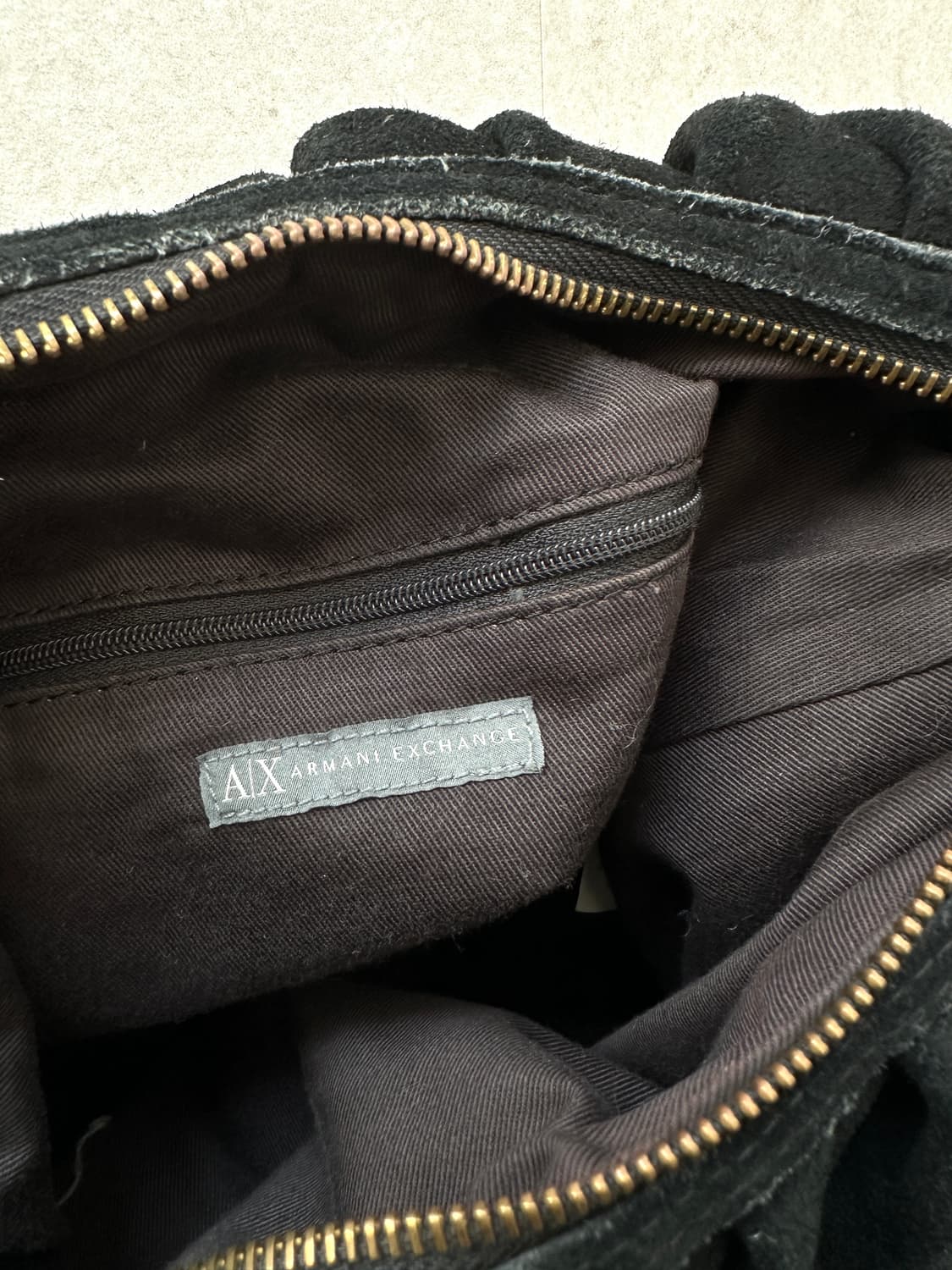 알마니 익스체인지 스터드 셔링 태슬 레더 투웨이백 상품이미지8