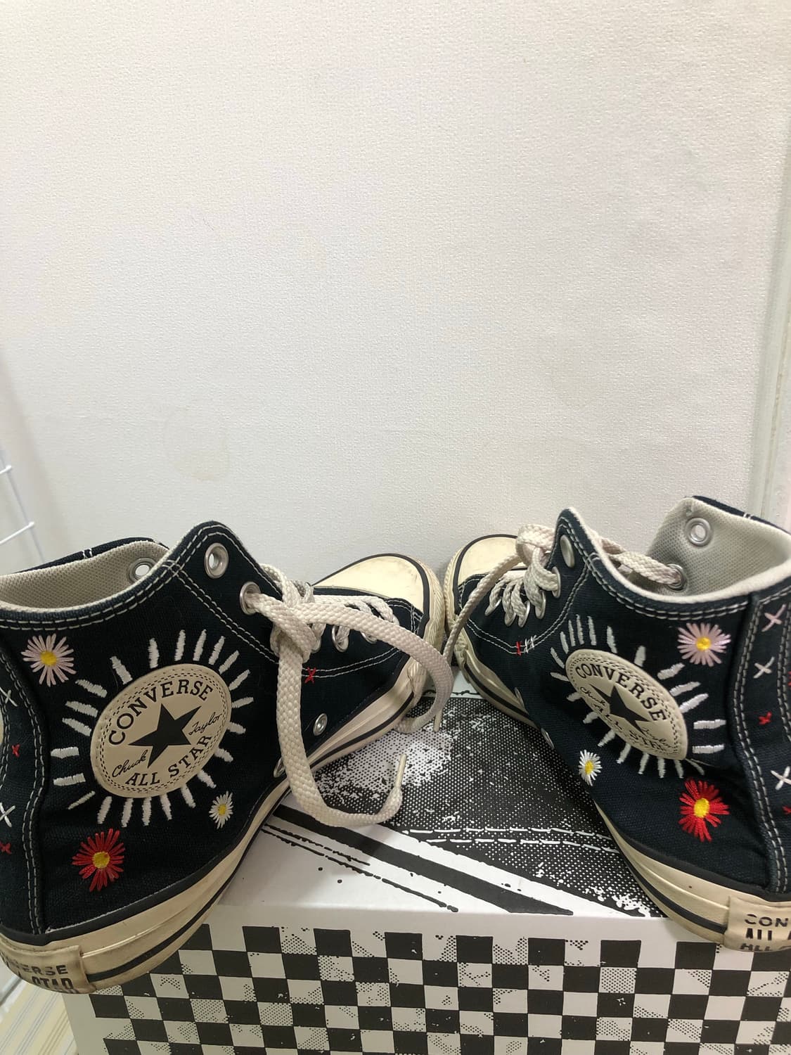 컨버스 척 테일러 올스타 하이 자수 플로럴 - 블랙 상품이미지2