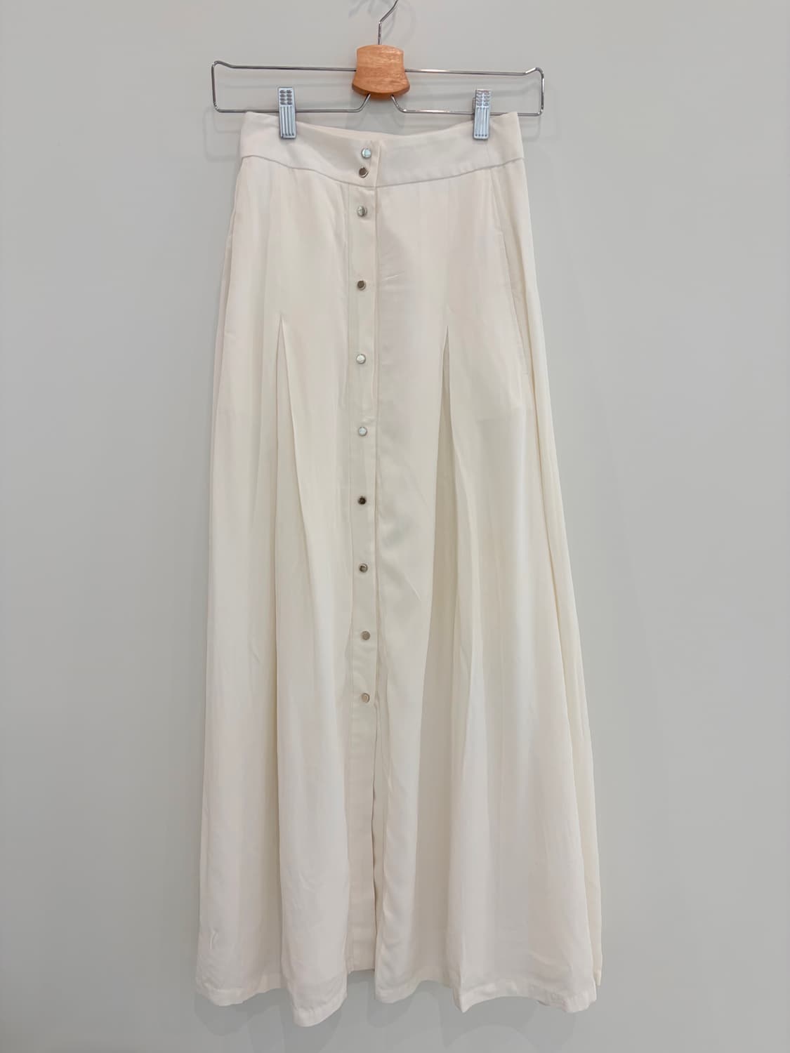 이로 화이트 스커트 상품이미지1