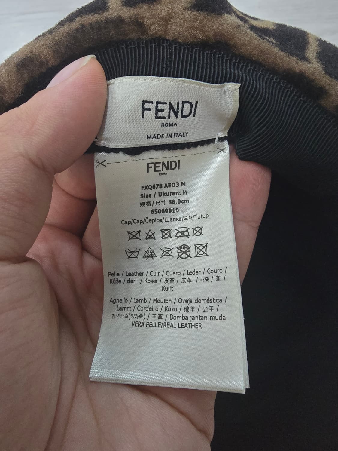 (정품) 펜디 FF로고 리얼퍼 캡 모자 M (명품 여자 남자) 상품이미지5
